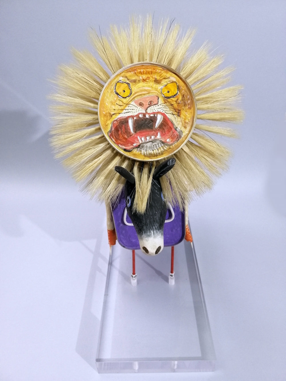 Scultura Pino Procopio - L'asino che indossava la pelle di un leone